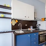 شقة Mediterranea Apartment - Train&Bas Station 1Minwalk *