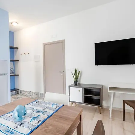 Daire Mediterranea Apartment - Train&Bas Station 1Minwalk Bari