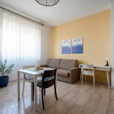 Apartment Mediterranea - Train&bas Station 1minwalk