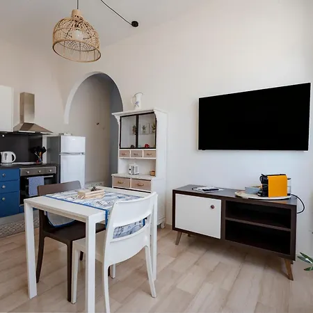 Apartment Mediterranea - Train&bas Station 1minwalk Bari