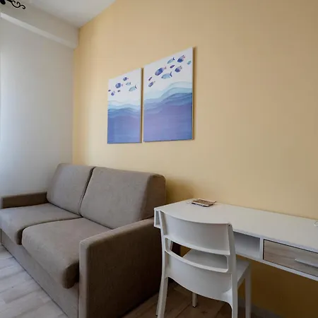 Apartment Mediterranea - Train&bas Station 1minwalk